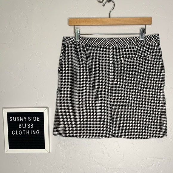 Izod Perform Black and White Houndstooth Print Golf Skort Size 8 - Picture 7 of 13